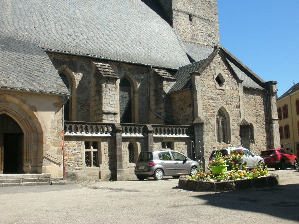 De kerk in het centrum van Bort-les-Orgues